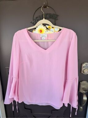 Cupio Light Pink V-Neck Bell Sleeve Blouse